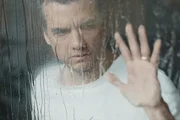 O longa tem Wagner Moura como protagonista, ao lado de Greta Lee O longa tem Wagner Moura como protagonista, ao lado de Greta Lee