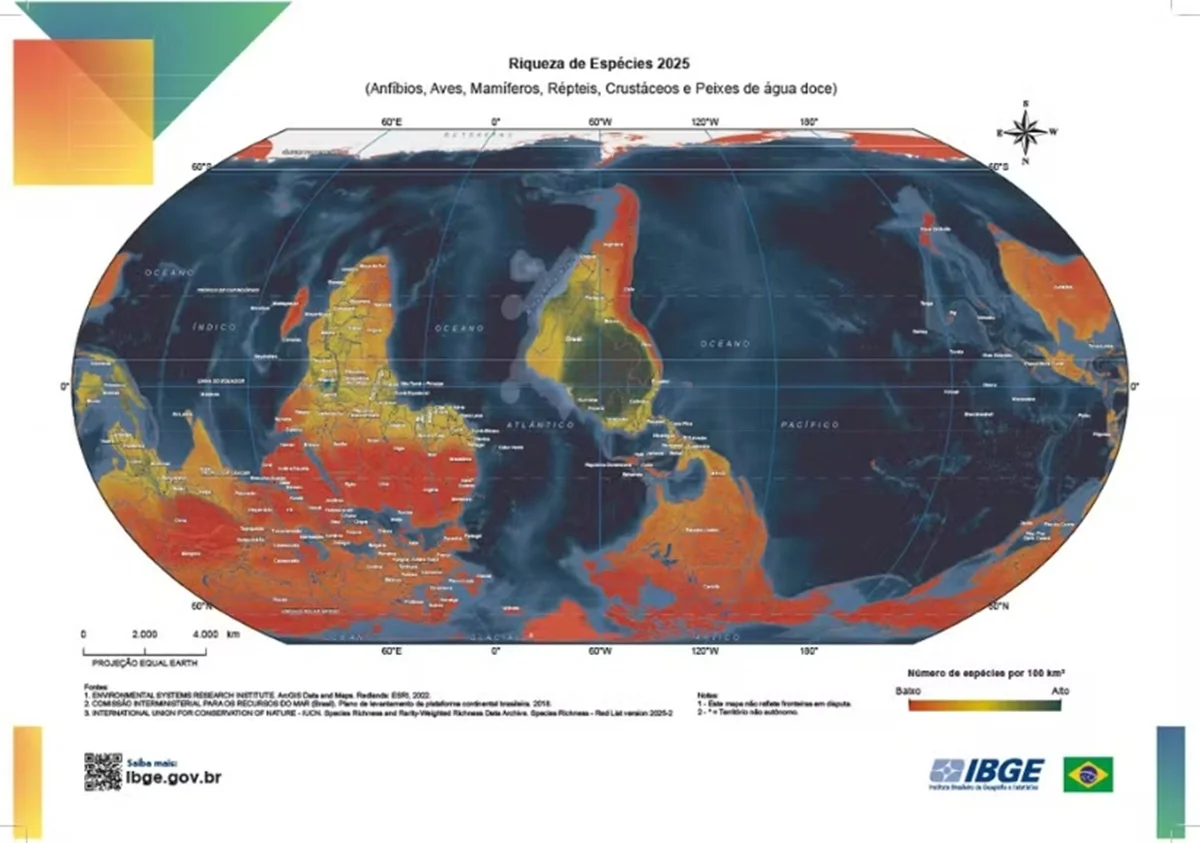 Mapa do Mundo lançado pelo IBGE em 2026: "Riqueza de Espécies 2025", que traz o Brasil no centro e o Sul no topo, para destacar a biodiversidade global e propor uma nova perspectiva geográfica Mapa do Mundo lançado pelo IBGE em 2026: "Riqueza de Espécies 2025", que traz o Brasil no centro e o Sul no topo, para destacar a biodiversidade global e propor uma nova perspectiva geográfica