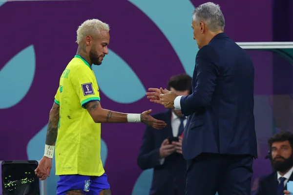 Neymar defende Tite após críticas de ex-agente: “Não fala merda”
