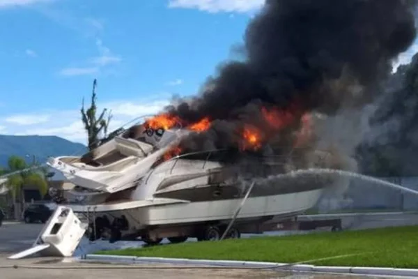 Explosão em lancha causa incêndio e deixa 3 feridos em marina de Bertioga
