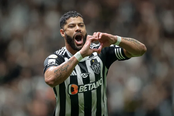 Atlético-MG derrota Corinthians, Grêmio bate Vasco e se afasta do Z4