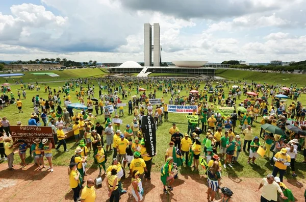 Planalto e base avaliam desacelerar projeto sobre abuso de autoridade