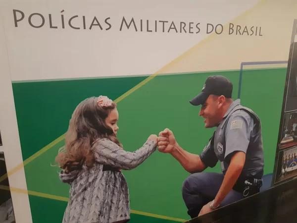 Após quebra de cartaz, Câmara abre exposição exaltando a PM