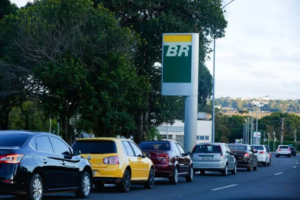 Mesmo com a volta dos serviços públicos, brasilienses passarão sufoco