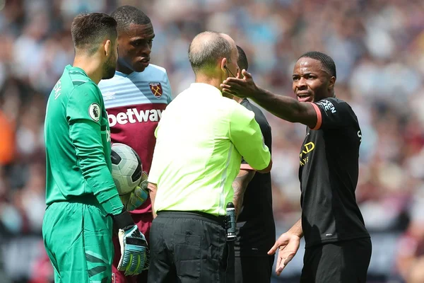 VAR anula 1º gol da Premier League na goleada do City sobre o West Ham