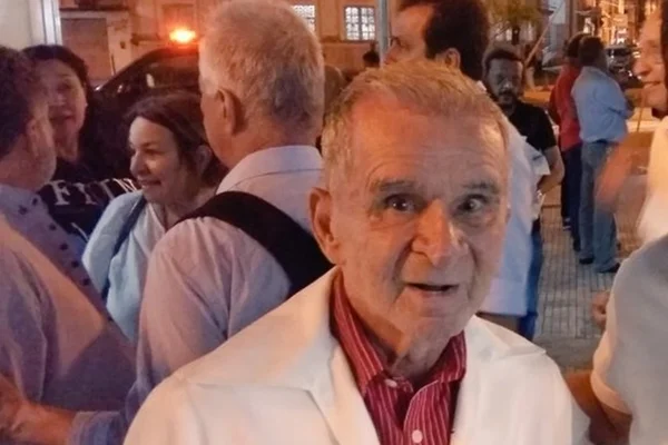 Jornalista e escritor Murilo Melo Filho é internado no Rio após AVC