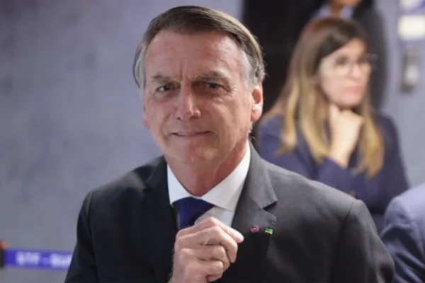 imagem colorida de Bolsonaro no primeiro dia de interrogatório dos réus do núcleo 1 da trama golpista, no STF