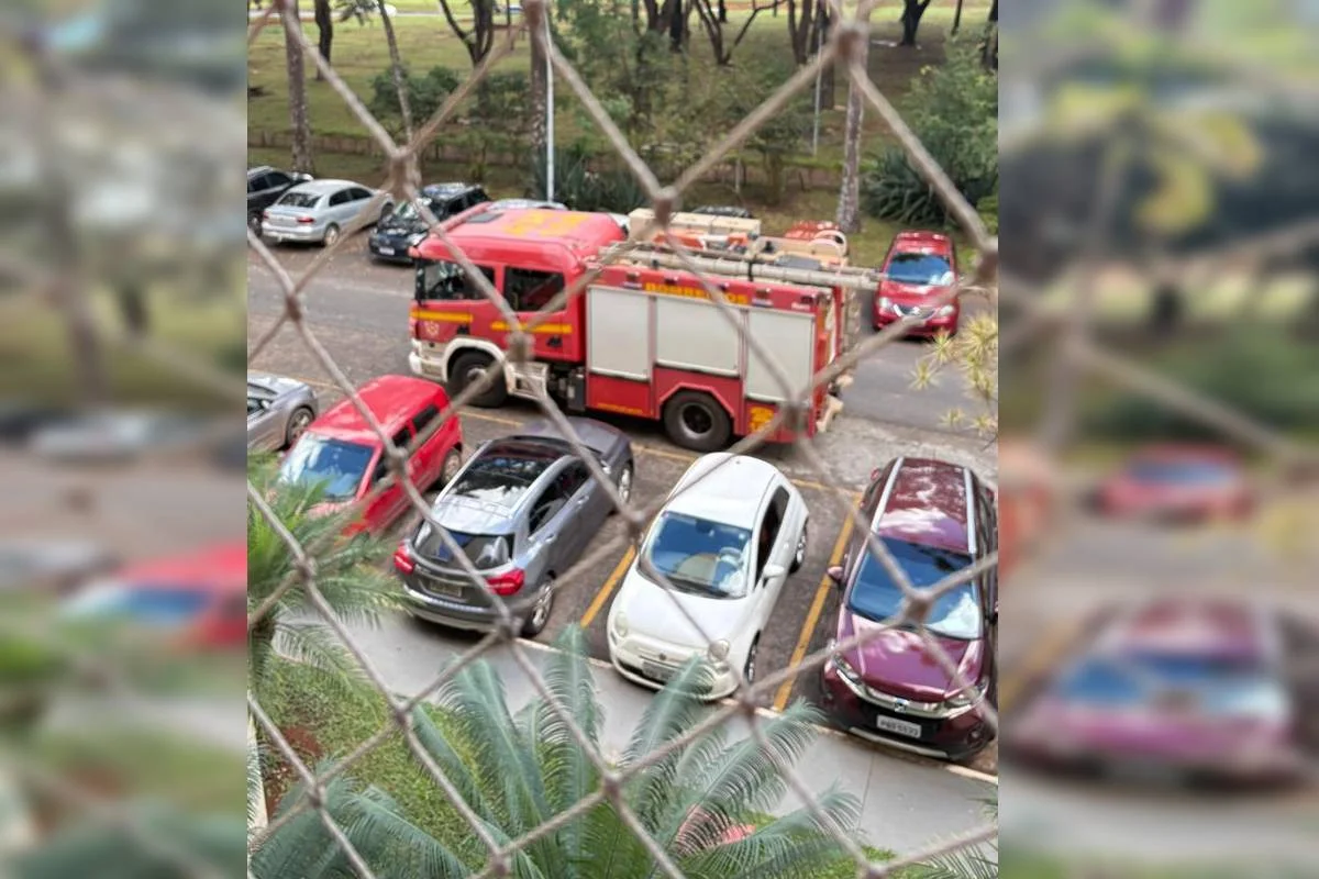 Obra desaba na SQS 116 e trabalhador fica soterrado Obra desaba na SQS 116 e trabalhador fica soterrado