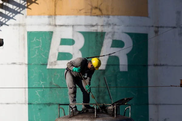Após delação, Petrobras extingue contrato com empresa da J&F