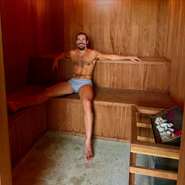 Nicolas Prattes esbanja saúde e arranca suspiros em foto ousada - destaque galeria Nicolas Prattes esbanja saúde e arranca suspiros em foto ousada - destaque galeria