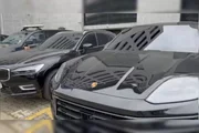 A frota de carros de luxo foram apreendidas em nova fase da Operação Sem Desconto nesta quinta-feira (9/10) 