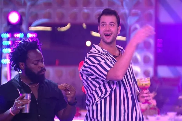 Gustavo reclama de estrutura da festa e cobra produção do BBB22
