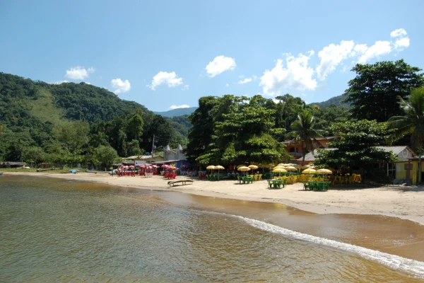Corpo é encontrado em Paraty durante buscas de bombeiros por pescador desaparecido