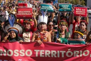 Mais de cinco mil mulheres indígenas de todo Brasil participaram da 4ª edição da Marcha das Mulheres Índigenas, na manhã desta quinta-feira (7/8), na Região Central de Brasília. Mais de cinco mil mulheres indígenas de todo Brasil participaram da 4ª edição da Marcha das Mulheres Índigenas, na manhã desta quinta-feira (7/8), na Região Central de Brasília.