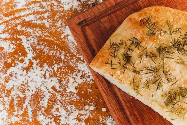 Prepare uma torta-pão de milho fácil e deliciosa
