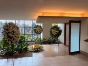 Amigos mandam coroas de flores para velório de Edward Boggis Amigos mandam coroas de flores para velório de Edward Boggis