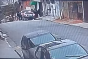 3-1618 Tiros e pânico em supermercado: veja ação de ladrões de carro-forte