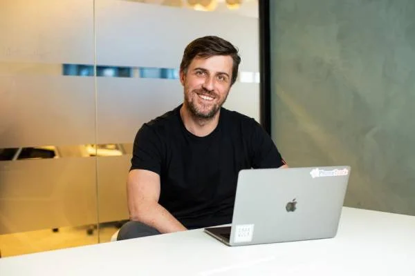 “Buscamos entender as emoções do cliente”, afirma CEO da Phone Track