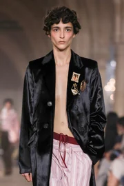 Desfile primavera/verão no Paris Fashion Week Desfile primavera/verão no Paris Fashion Week