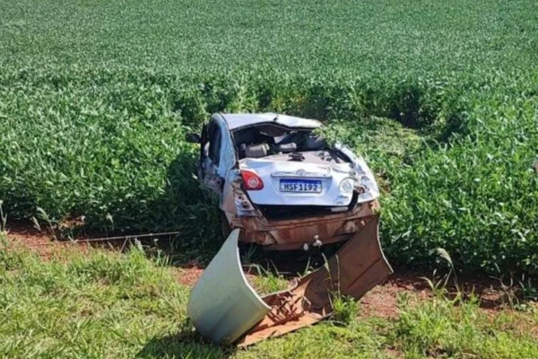 Carro capota e família sai ilesa em acidente na MS-386 - Metrópoles