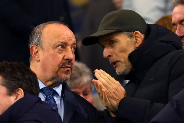 Foto colorida de Rafa Benítez e Tomas Tuchel durante jogo da Champions League - Metrópoles