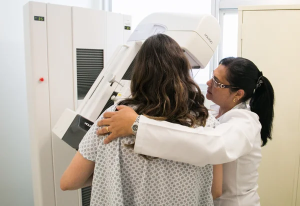 Comissão derruba portaria que limita acesso à mamografia no SUS