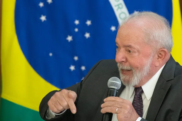 Caciques do PT alertam Planalto que só cargos não bastam para formar base