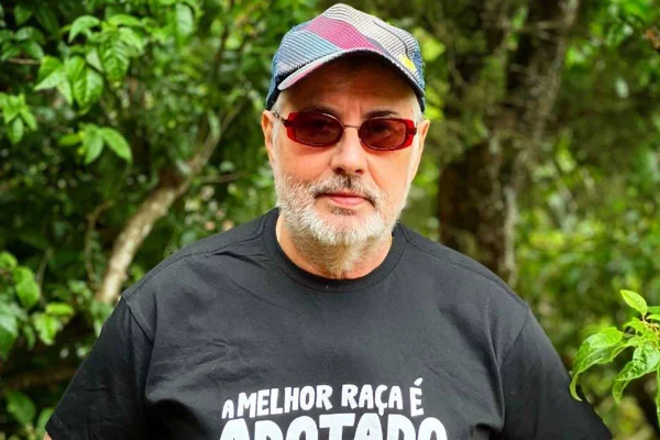 foto colorida de Roberto de Carvalho - metrópoles