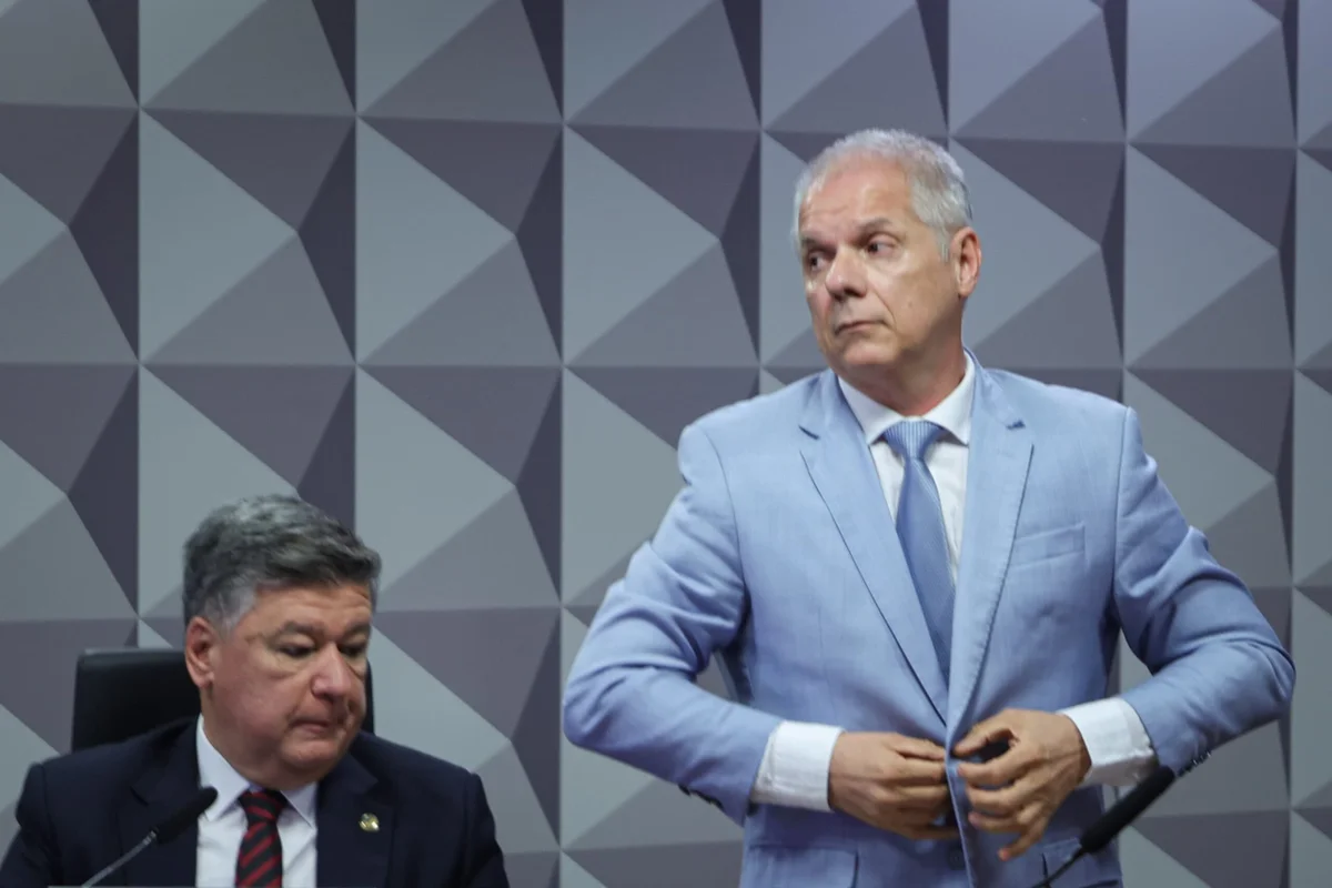 Corintiano, ex-presidente do INSS diz que foto com Leila “pegou mal” 1 Ex-presidente do INSS Alessando Stefanutto