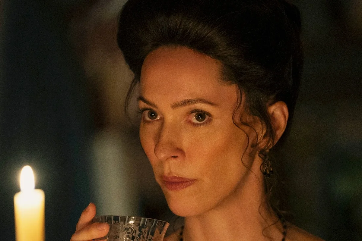 Rebecca Hall na série Monstros Rebecca Hall na série Monstros