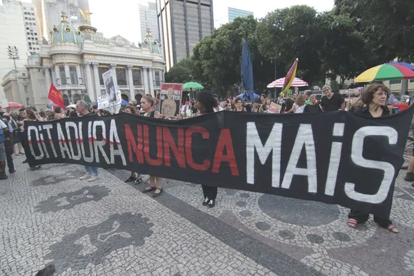 O golpe de Bolsonaro já começou (Por Bernardo Mello Franco)