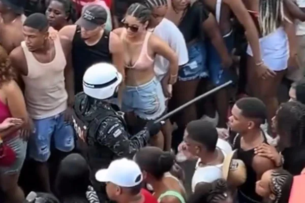 Print de um vídeo colorido da polícia da Bahia - Metrópoles