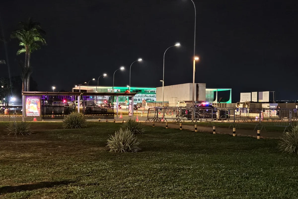 Homem joga mochila perto do STF e área é isolada por suspeita de bomba