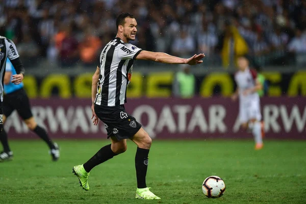 “Mau-caráter”, diz Réver sobre quem duvida de empenho do Atlético-MG