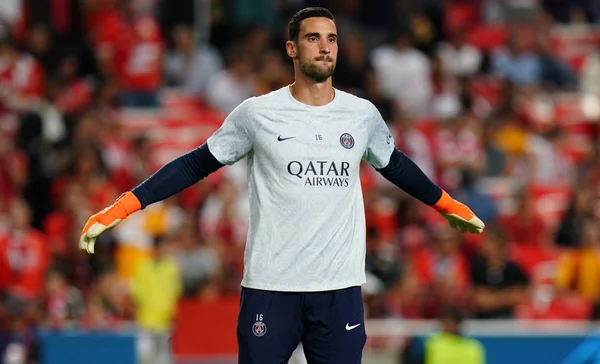 Goleiro do PSG internado em estado grave saiu do coma, diz esposa