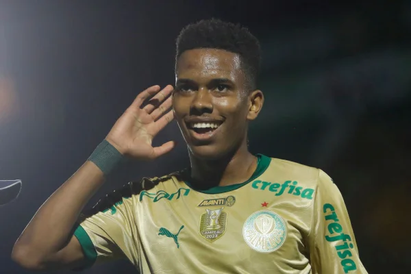 Imagem colorida de Estêvão, jogador do Palmeiras- Metrópoles