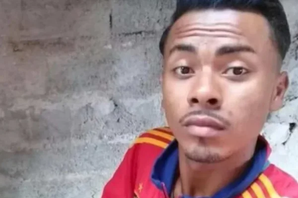Imagem colorida de David Nascimento dos Santos, jovem negro assassinado aos 23 anos por PMs. - Metrópoles