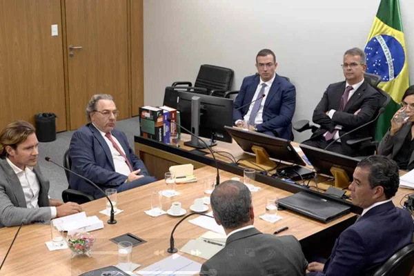 Advogado negou senha de celular de Vorcaro por “temer vazamento”