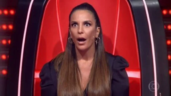 Ivete anda “estranho” no The Voice, vira assunto na web e se explica