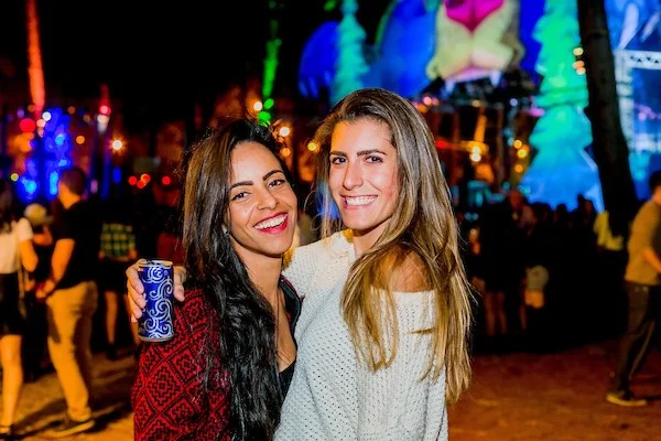 Rayara Correia e Juliana Manso Rayara Correia e Juliana Manso