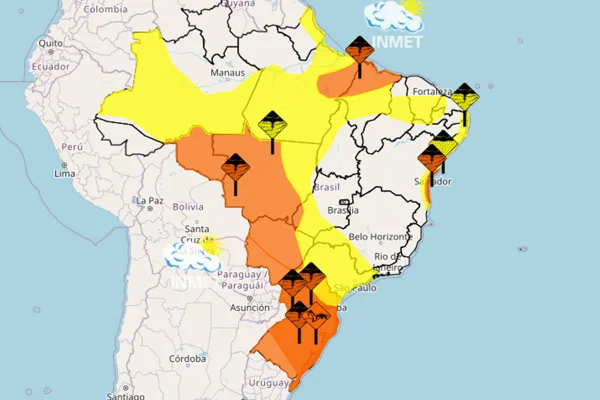 Foto colorida de alerta de chuvas intensas do Inmet - Metrópoles