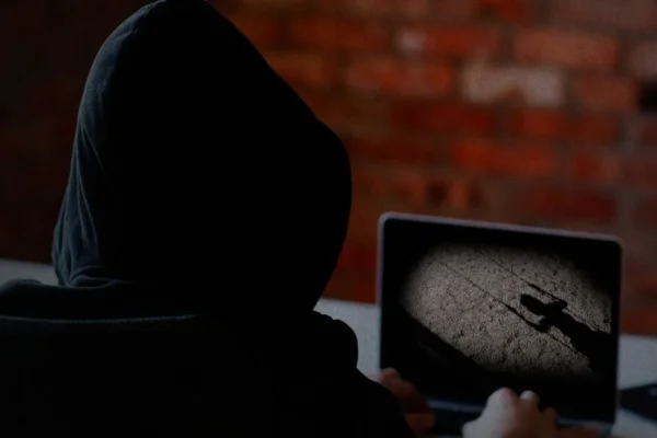 Tarado do RPG é preso por atrair crianças em jogos sexuais na internet