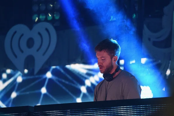 Crítica: Calvin Harris dispensa EDM e surpreende em “Funk Wav Bounce” - imagem 4 Crítica: Calvin Harris dispensa EDM e surpreende em “Funk Wav Bounce” - imagem 4