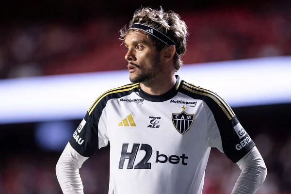 Foto colorida de Gustavo Scarpa, jogador do Atlético-MG - Metrópoles