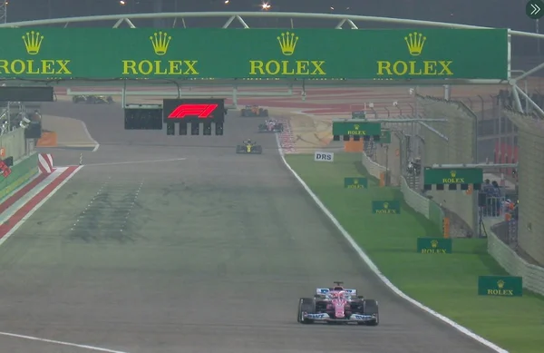 Perez vence corrida maluca na Fórmula 1 com Mercedes fora do pódio