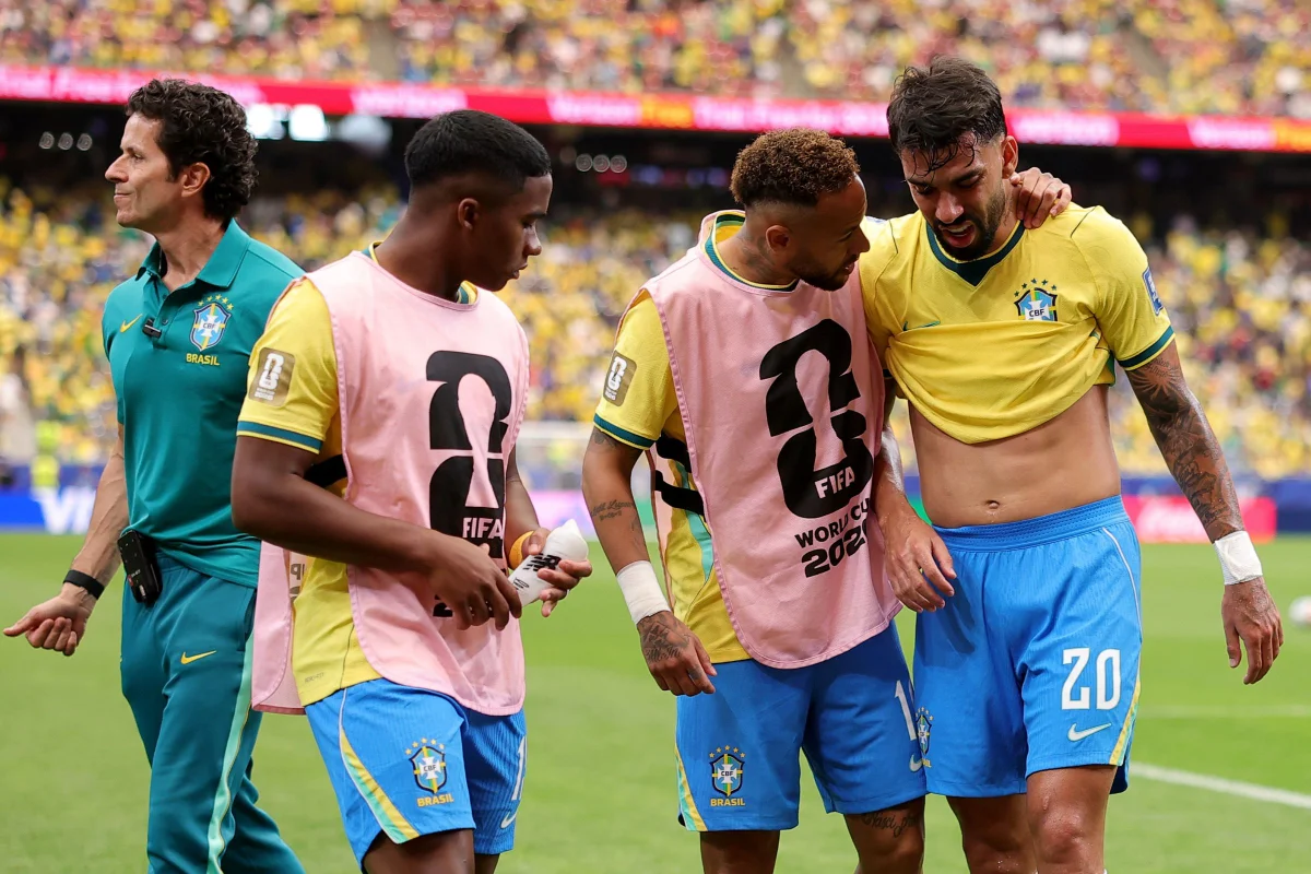 Paquetá janta japonês após vitória do Brasil na Copa e causa reações - imagem 2 Paquetá janta japonês após vitória do Brasil na Copa e causa reações - imagem 2