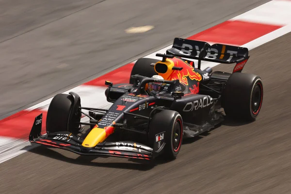 F1: Verstappen é o mais veloz em teste; Schumacher é 2º em tempo extra