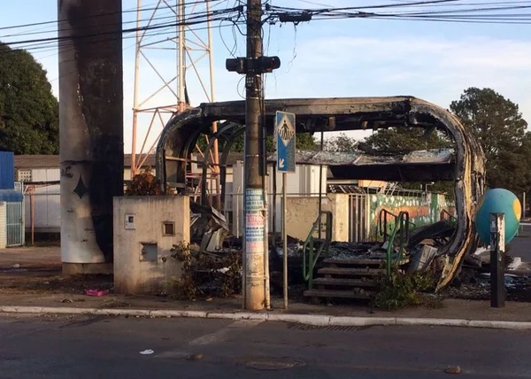 Mais um posto da PM é incendiado, desta vez em Taguatinga Sul