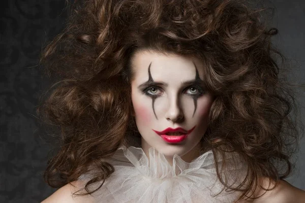 Halloween: confira 10 fixadores para garantir a maquiagem perfeita