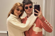 Sasha Meneghel e João Lucas fazem selfie juntos e sorridentes